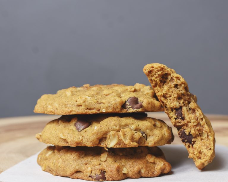 Pumpkin Oatmeal Chocolate Chip Cookies